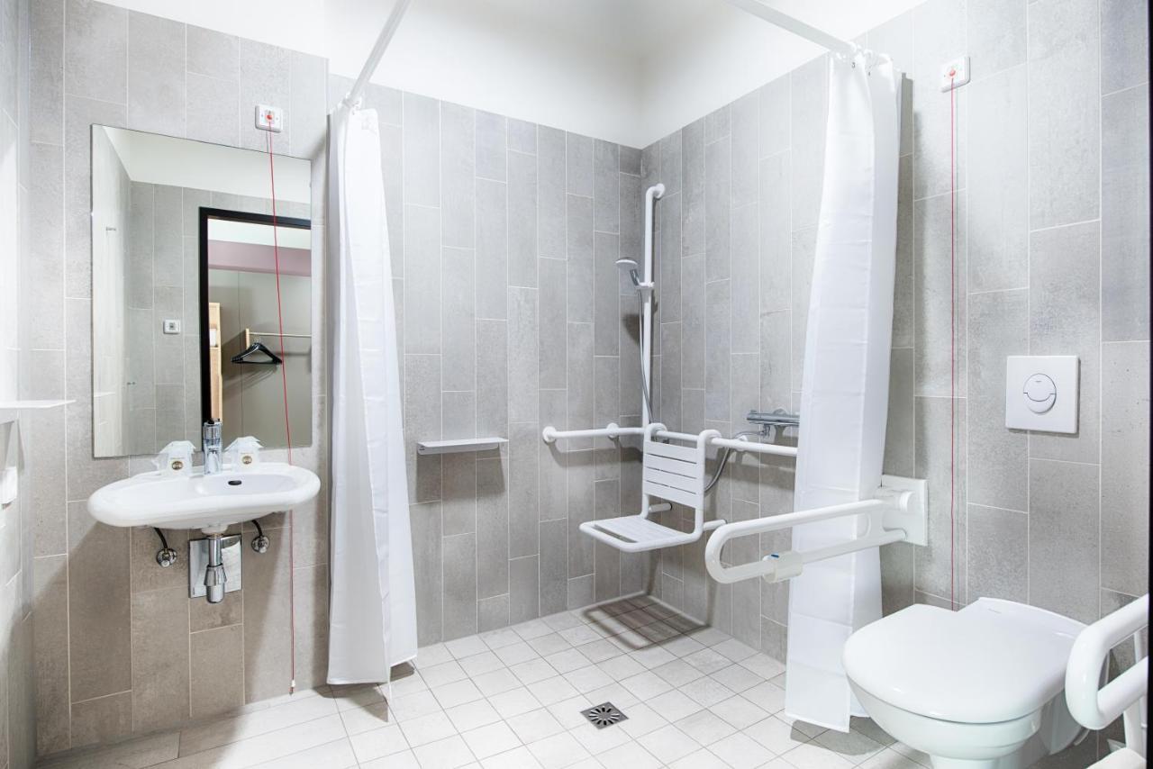 B&B Hotel Айзенах Екстер'єр фото